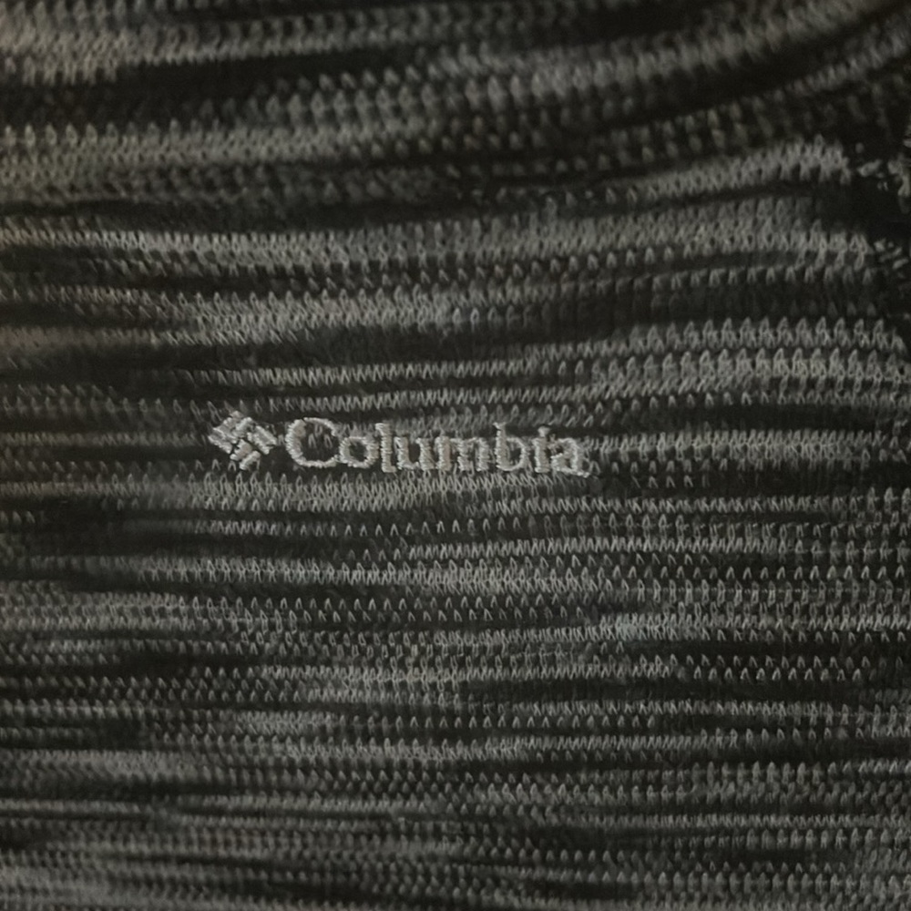 Columbia Pullover - image 4